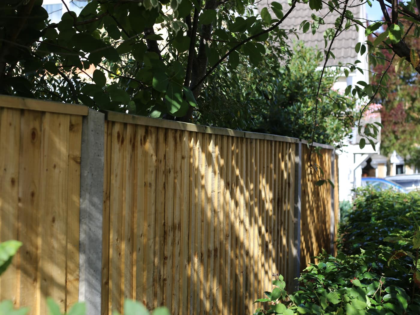 New closeboard garden fence